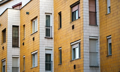 Shallow brown building focal photos
